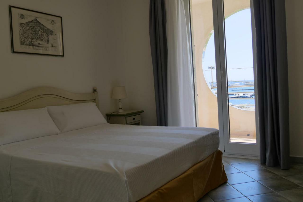 Hotel Celeste Марцамеми Екстериор снимка